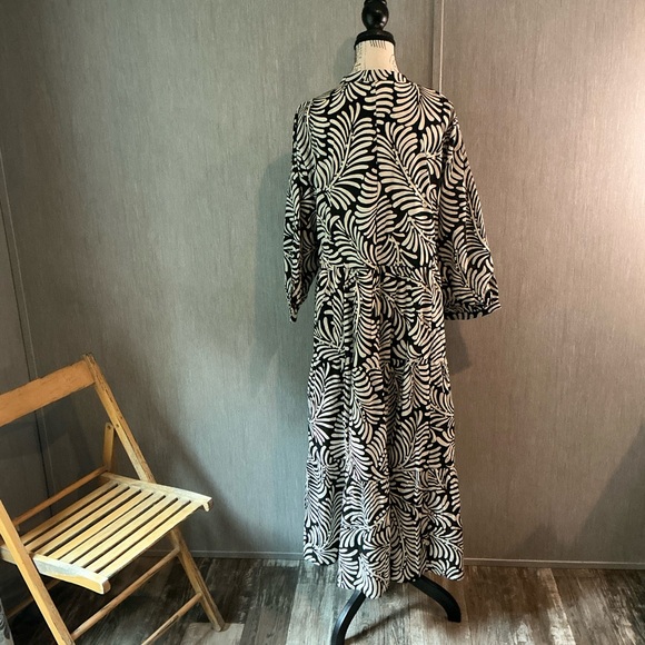 NWT H&M Monochrome Leaf Pattern Dress Size XXL - Picture 2 of 9